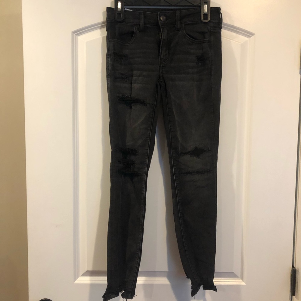 AEO destructed black Jegging, size 6 regular